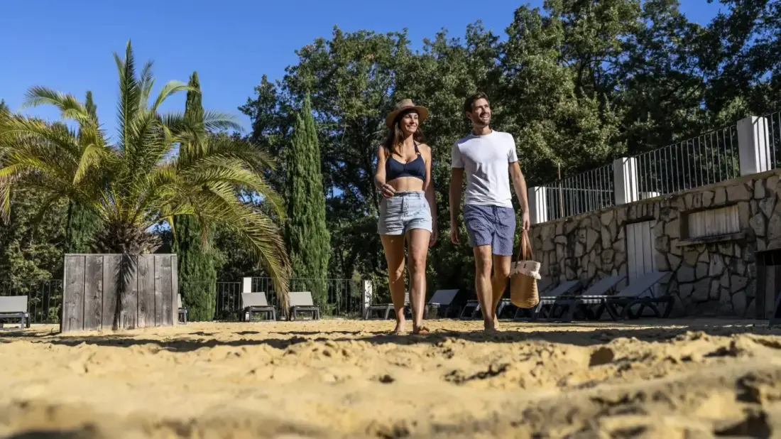 Camping  Slow Village La Roque-sur-Cèze5 étoiles★★★★★