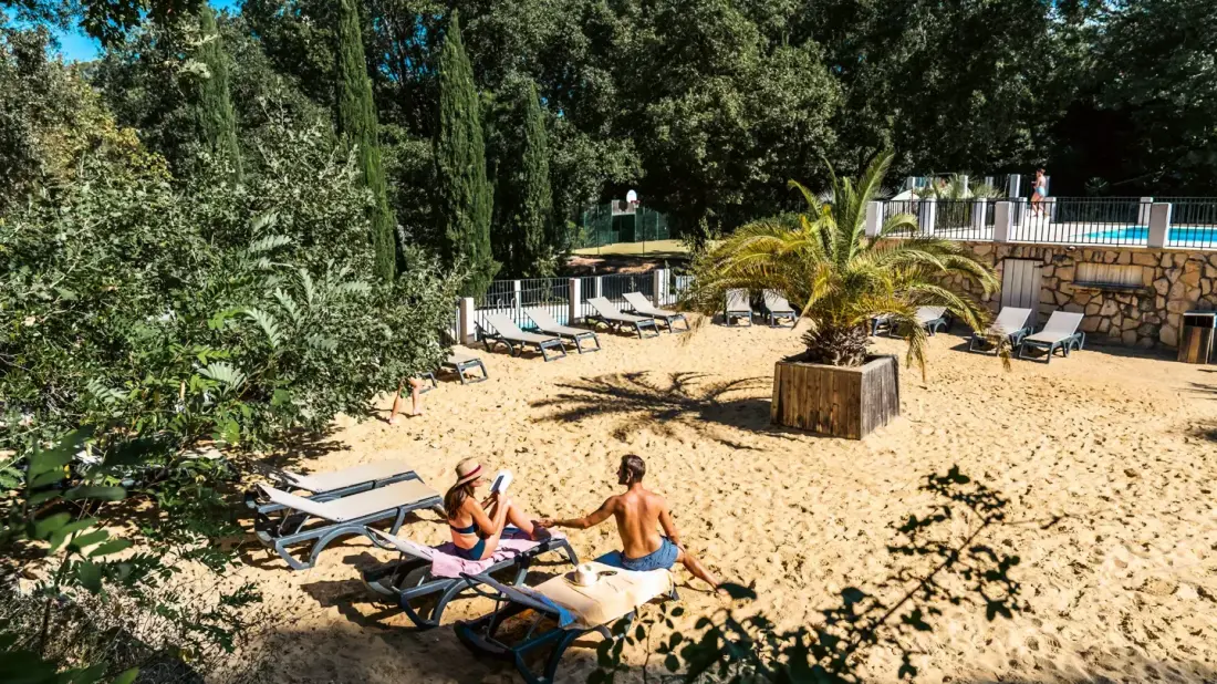 Camping  Slow Village La Roque-sur-Cèze5 étoiles★★★★★