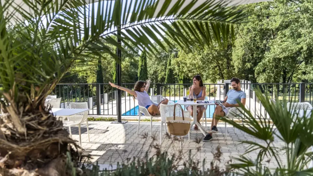 Camping  Slow Village La Roque-sur-Cèze5 étoiles★★★★★