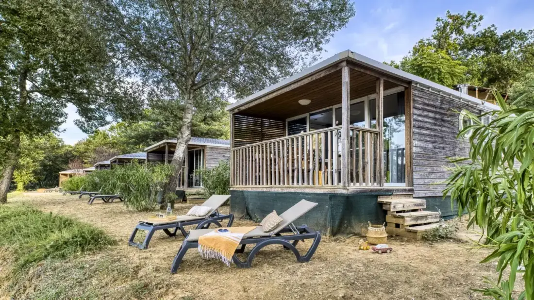 Camping  Slow Village La Roque-sur-Cèze5 étoiles★★★★★