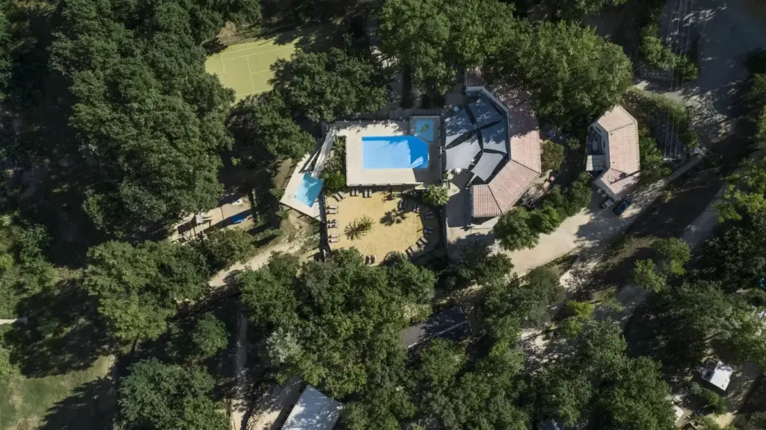 Camping  Slow Village La Roque-sur-Cèze5 étoiles★★★★★
