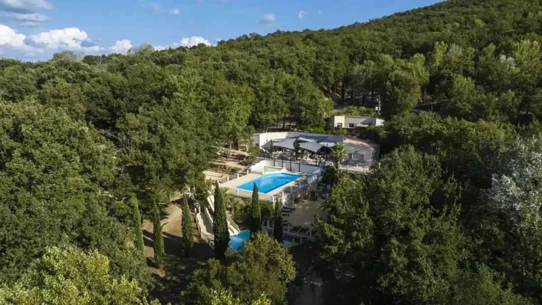 Camping  Slow Village La Roque-sur-Cèze5 étoiles★★★★★