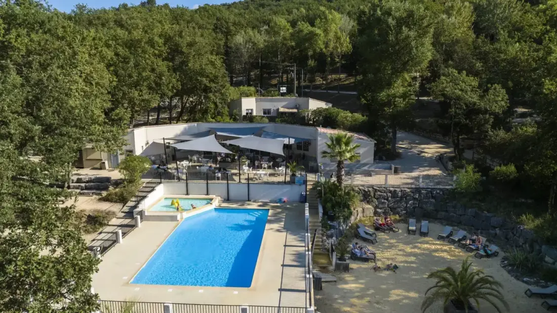 Camping  Slow Village La Roque-sur-Cèze5 étoiles★★★★★