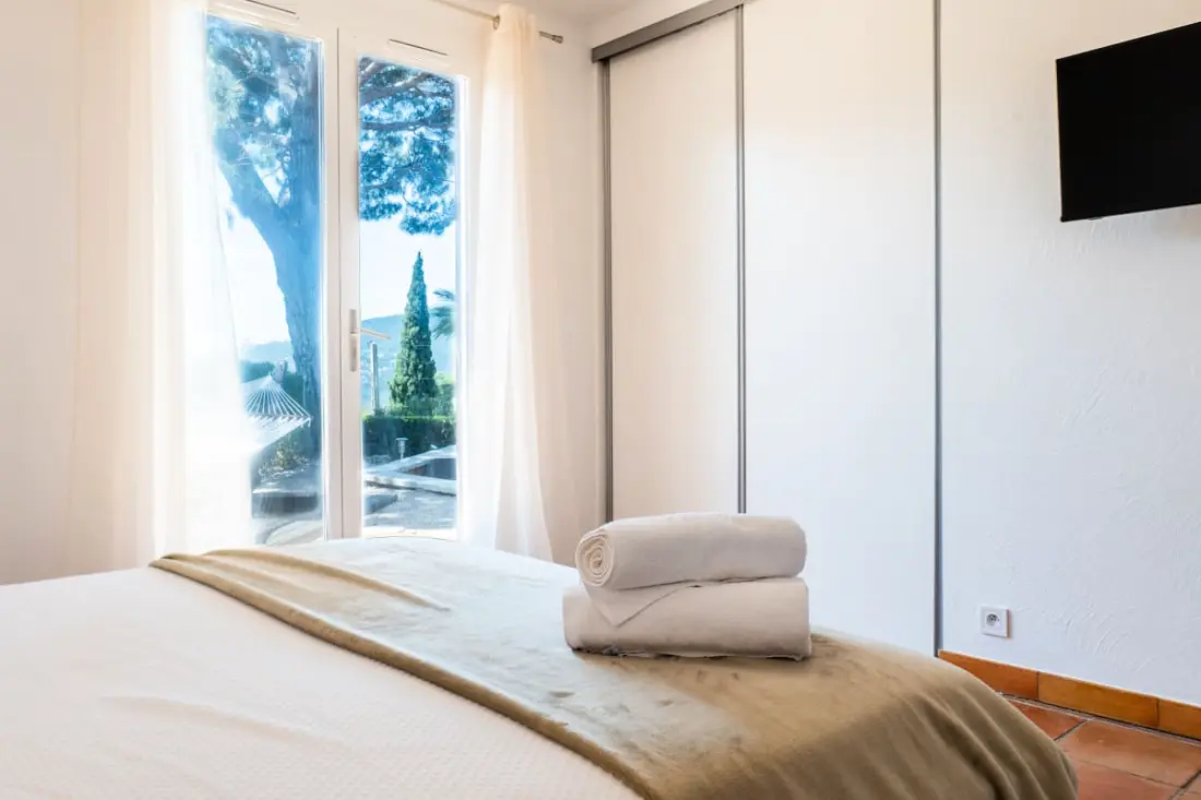 Résidence Villa 5 Chambres, Sauna, Piscine Et Vue Mer.