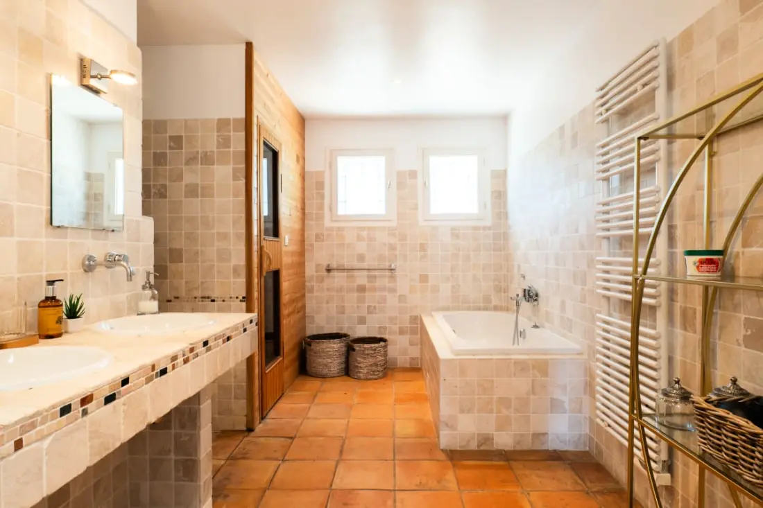 Résidence Villa 5 Chambres, Sauna, Piscine Et Vue Mer.