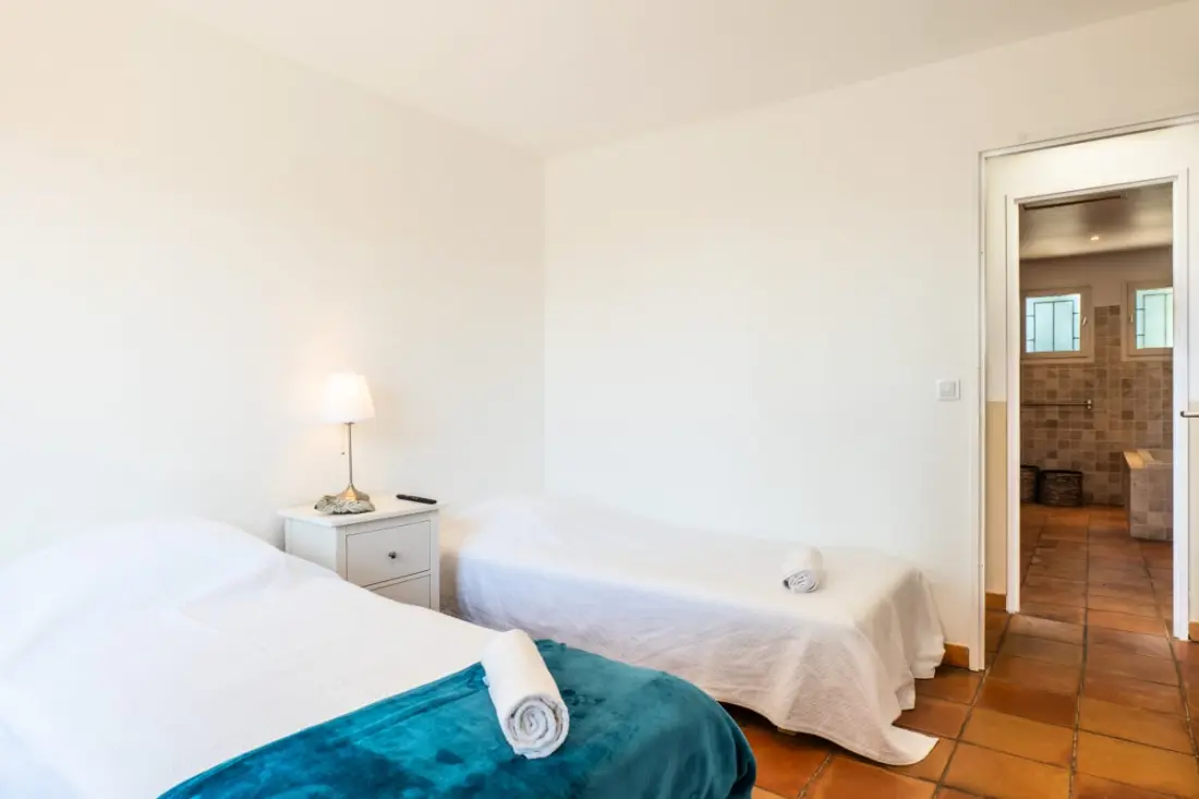 Résidence Villa 5 Chambres, Sauna, Piscine Et Vue Mer.