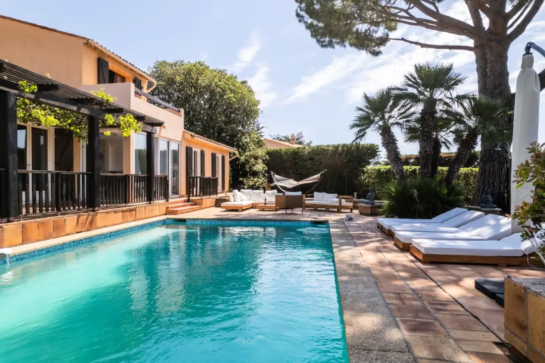 Résidence Villa 5 Chambres, Sauna, Piscine Et Vue Mer.