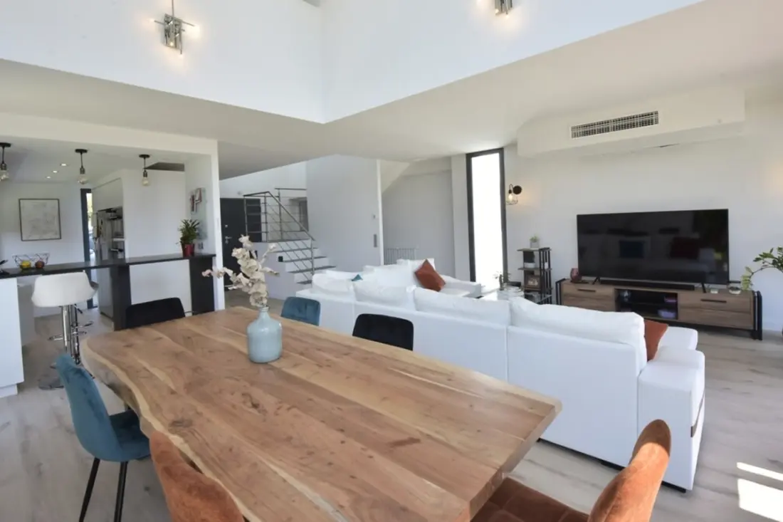 Résidence Villa Contemporaine, Piscine, Jacuzzi !