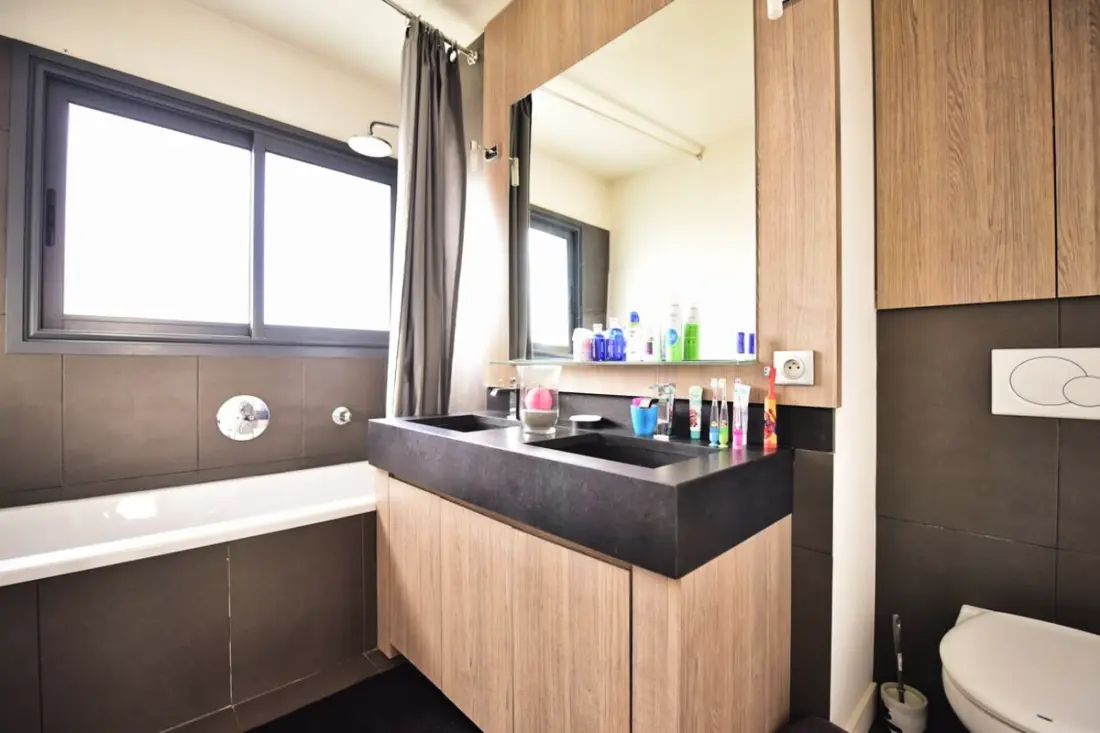 Résidence Villa Contemporaine, Piscine, Jacuzzi !