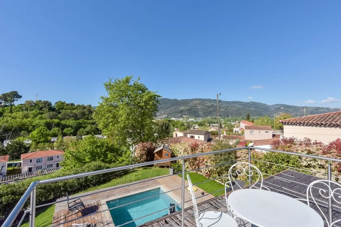 Résidence Villa Contemporaine, Piscine, Jacuzzi !