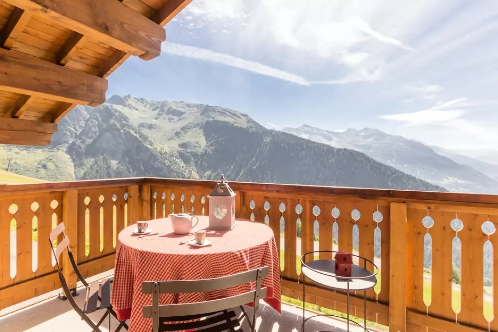 Le Chalet Des Eucherts