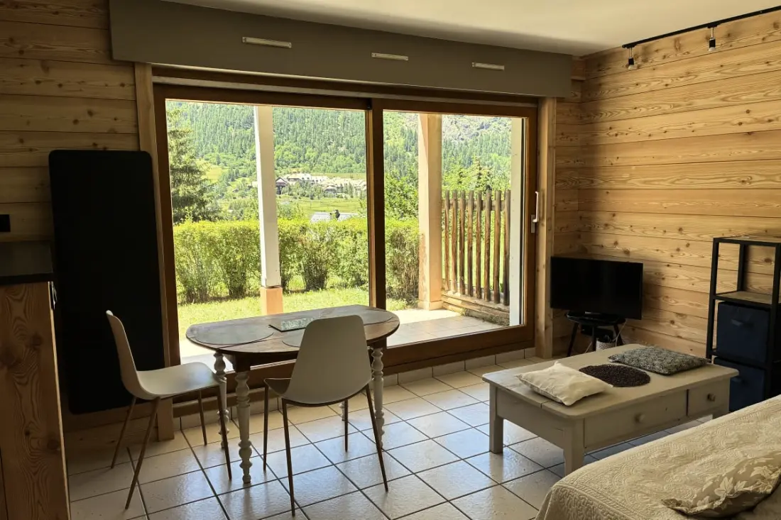 Appartement Chaleureux Avec Vue Sur Les Montagnes