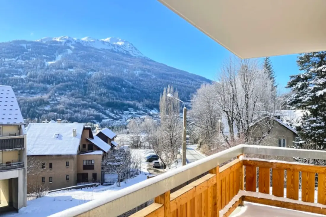 Appartement Chaleureux Avec Vue Sur Les Montagnes