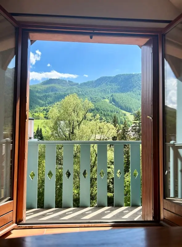 Appartement Familial 8 à 10p Au Cœur Du Village