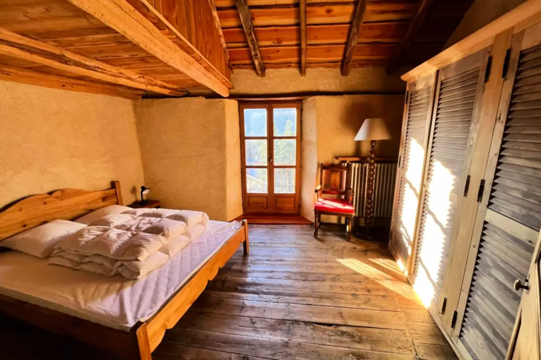 Appartement De 130m2 Dans Maison De Village