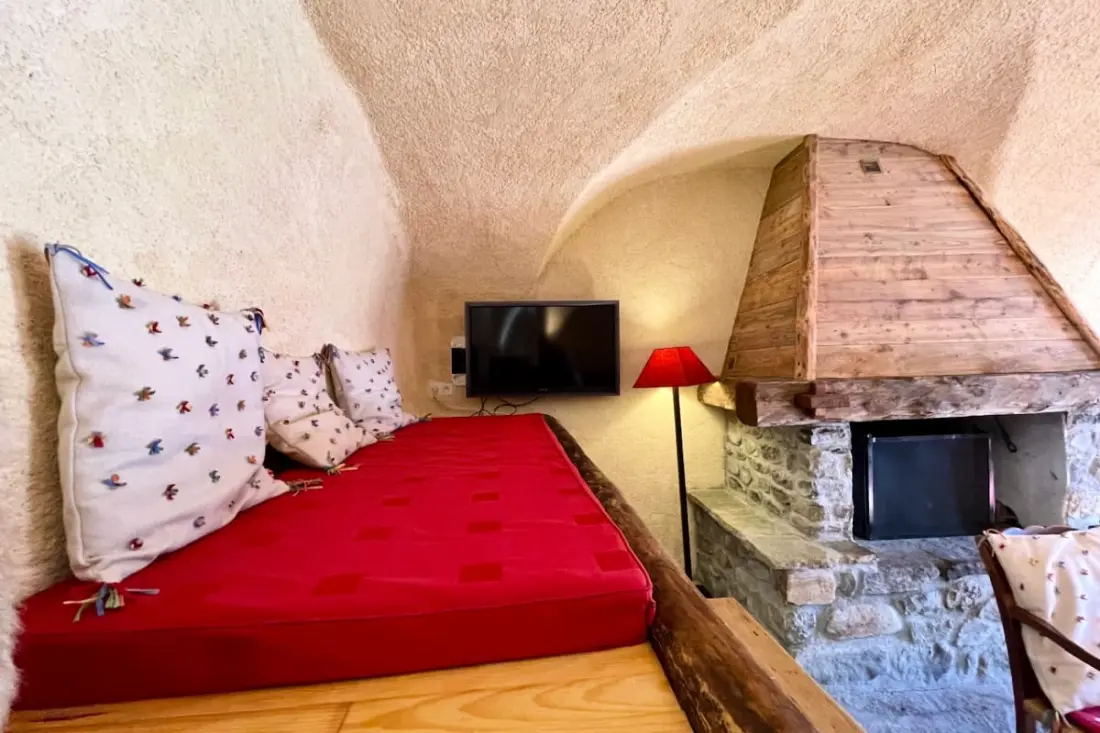 Appartement De 130m2 Dans Maison De Village