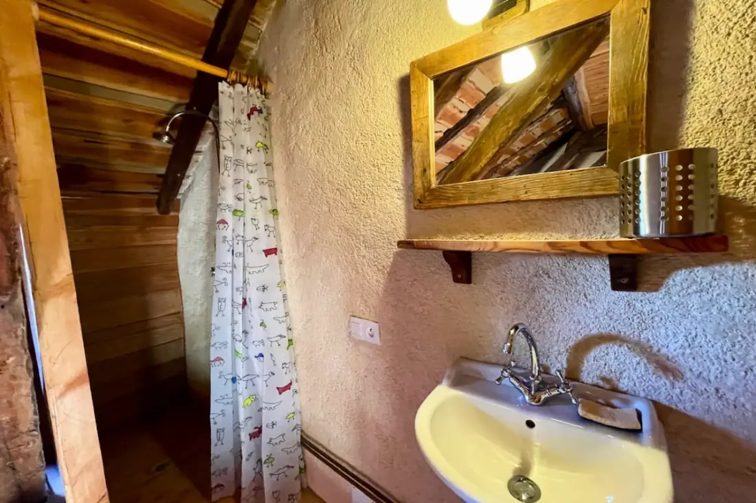 Appartement De 130m2 Dans Maison De Village