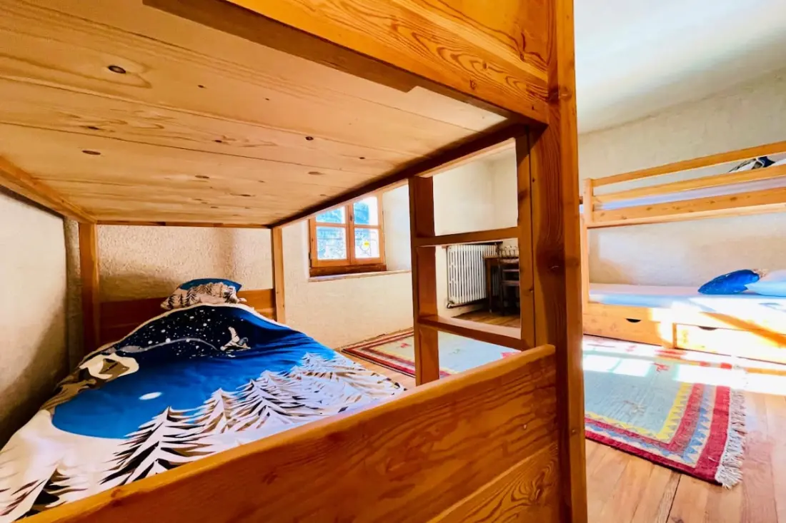 Appartement De 130m2 Dans Maison De Village