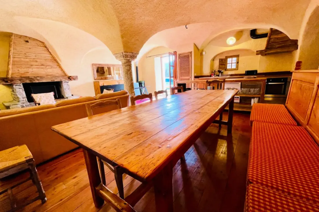Appartement De 130m2 Dans Maison De Village
