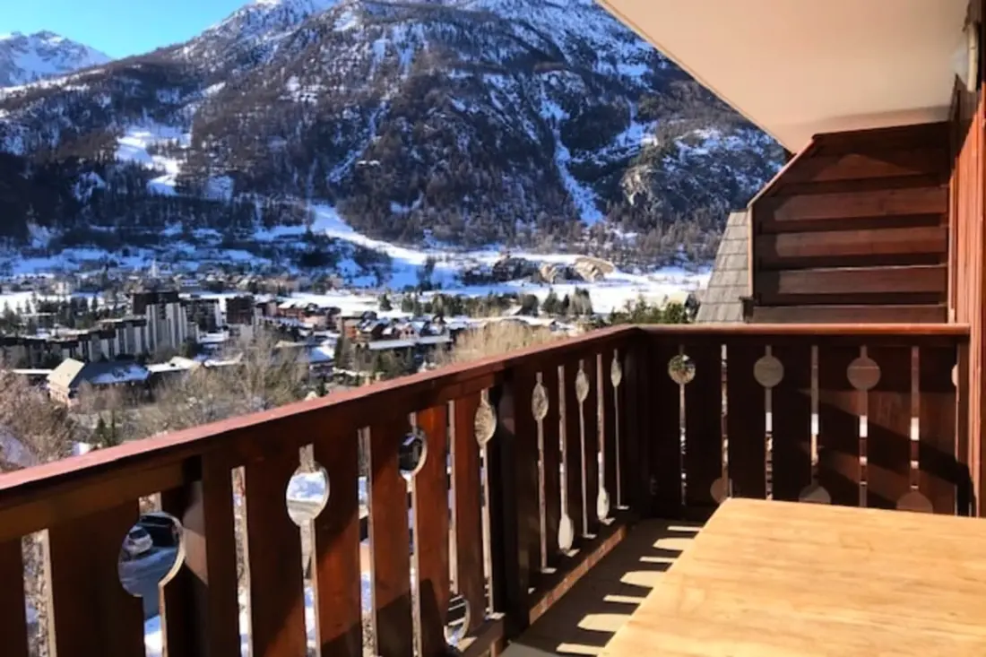 Bel Appt Avec 2 Balcons Et Vue