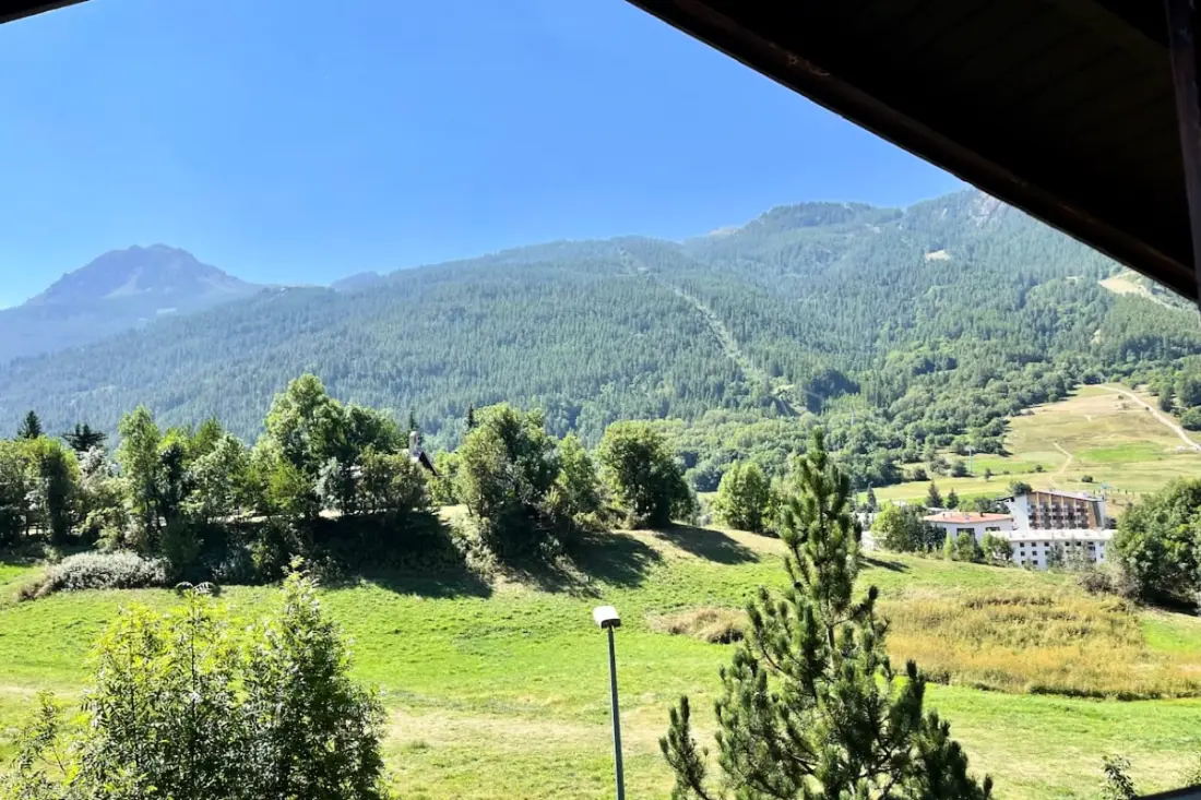 Chalet Alpin Avec Cheminée, Terrasse Et Jardin