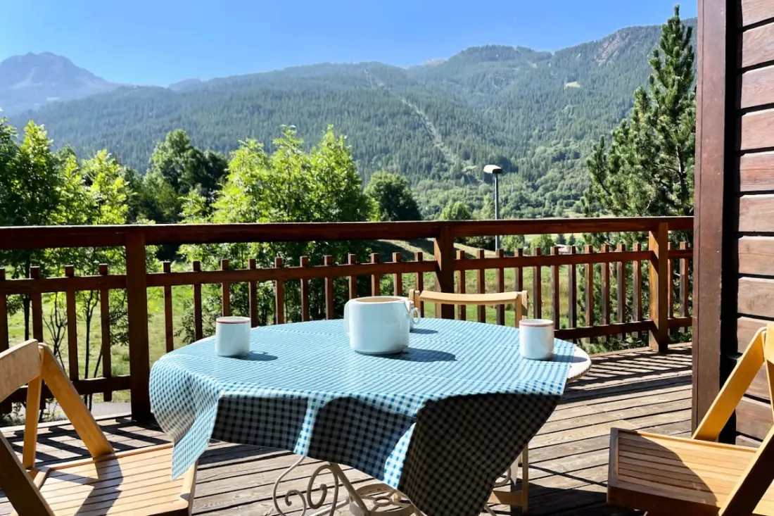 Chalet Alpin Avec Cheminée, Terrasse Et Jardin