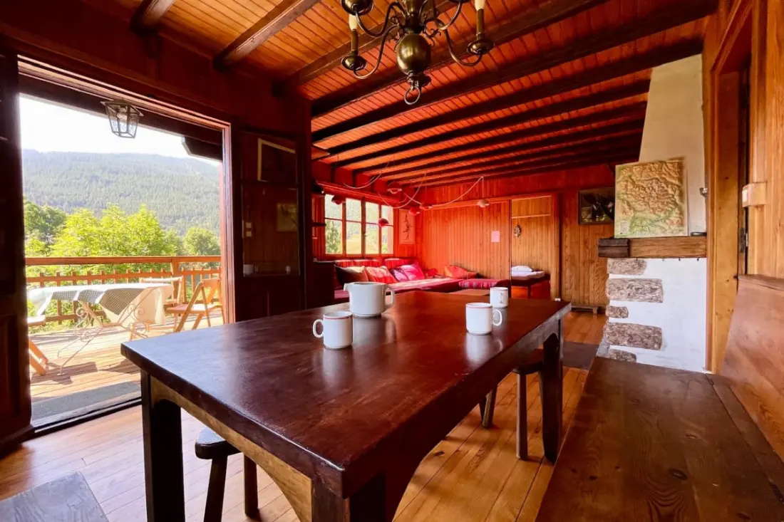 Chalet Alpin Avec Cheminée, Terrasse Et Jardin