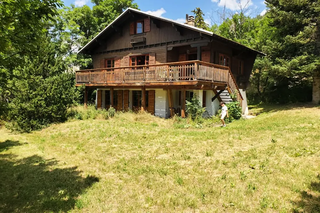Chalet Alpin Avec Cheminée, Terrasse Et Jardin