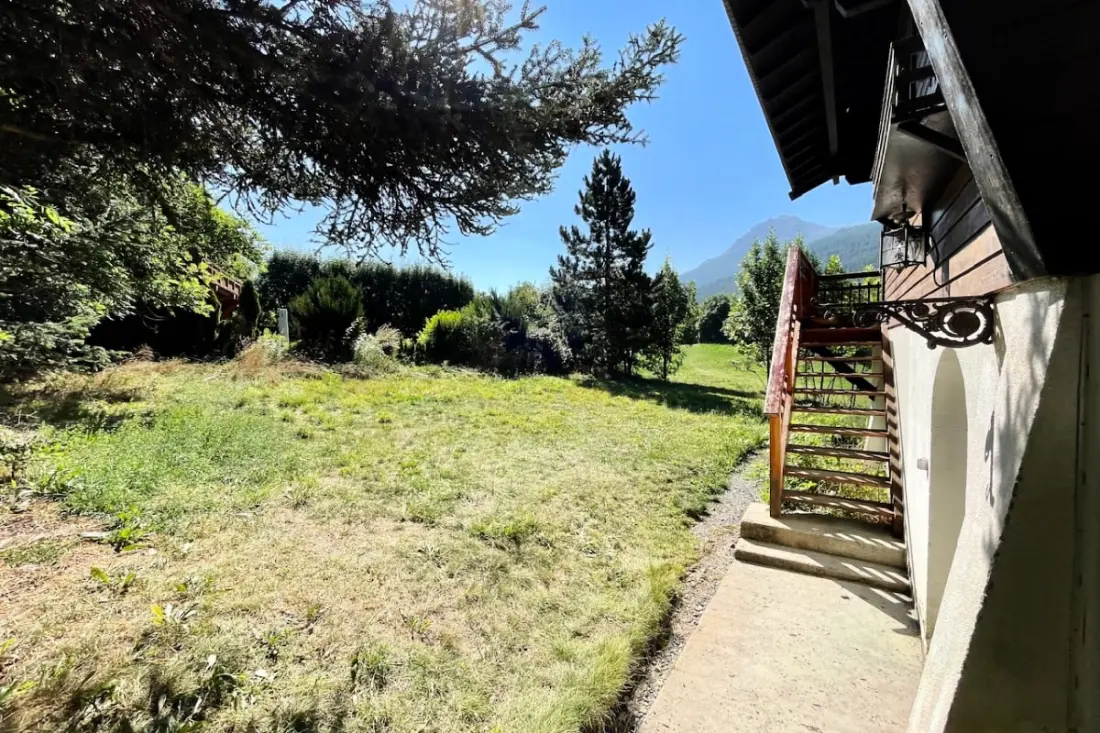 Chalet Alpin Avec Cheminée, Terrasse Et Jardin