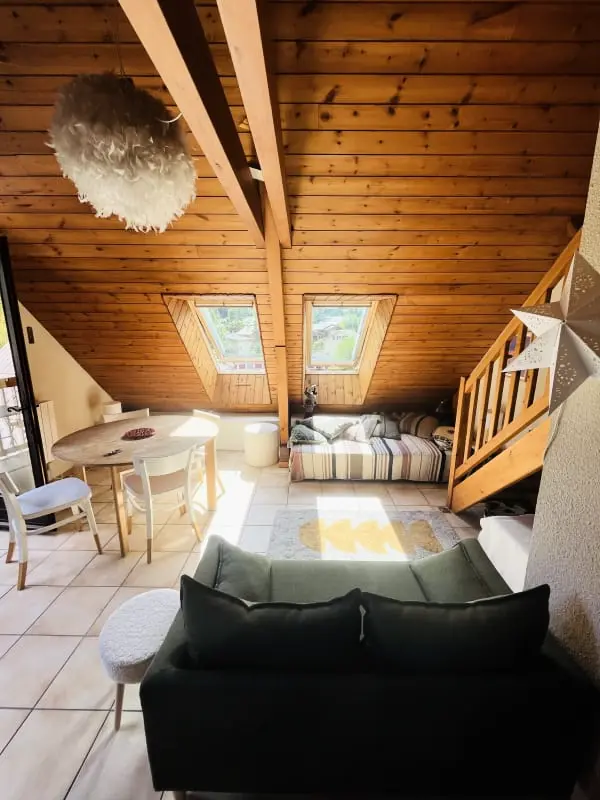 Nid De Ski Avec Grand Balcon