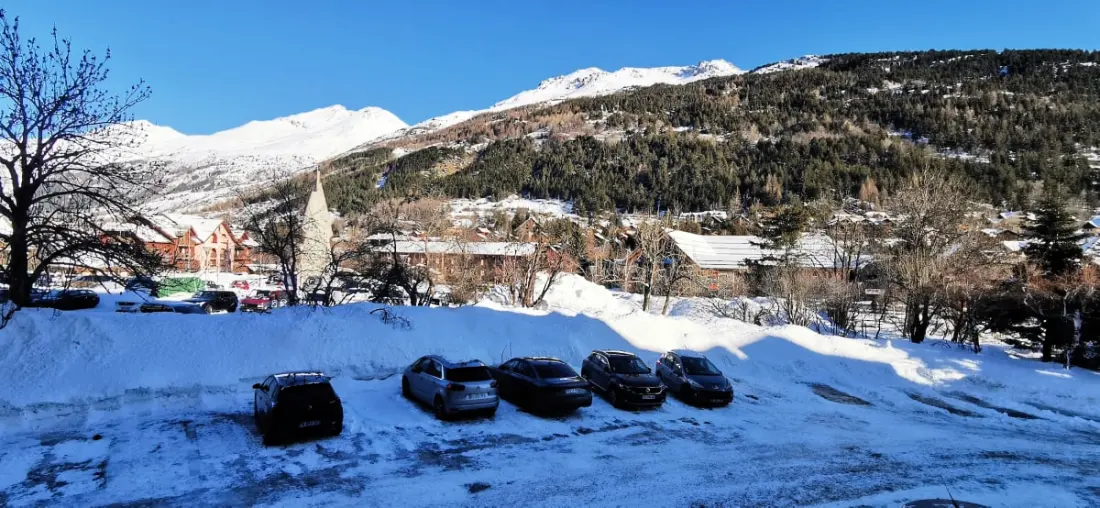 Studio Balcon Et Vue Montagne à La Salle-les-alpes