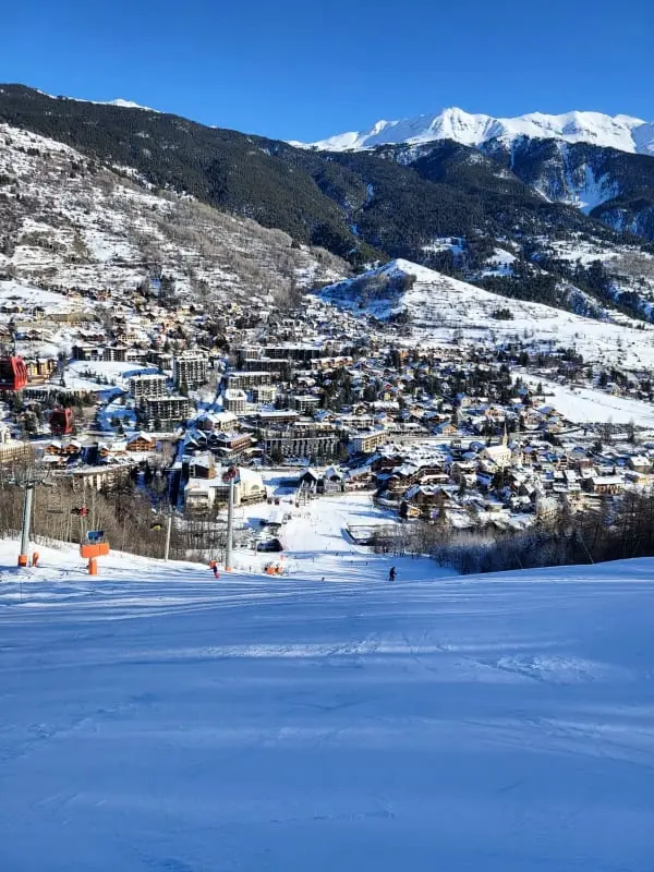 T2 Lumineux Avec Vue Montagne Et Confort