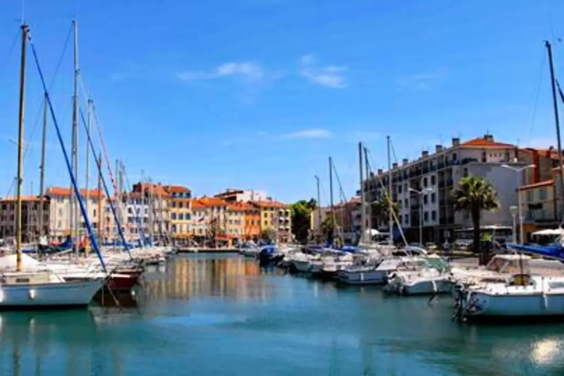 Séjour Tout Confort Au Cœur De La Seyne-sur-mer