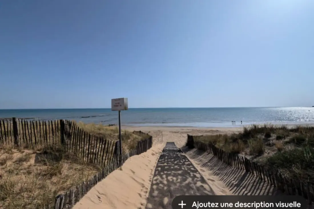 Paisible Entre Plage Et Terrasses Ensoleillées
