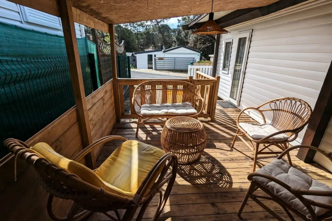 Chaleureux Avec Terrasse, Proche De La Mer