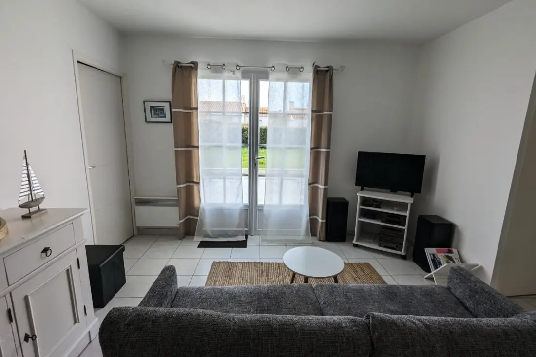 Maison Paisible à 5min à Pied De La Plage
