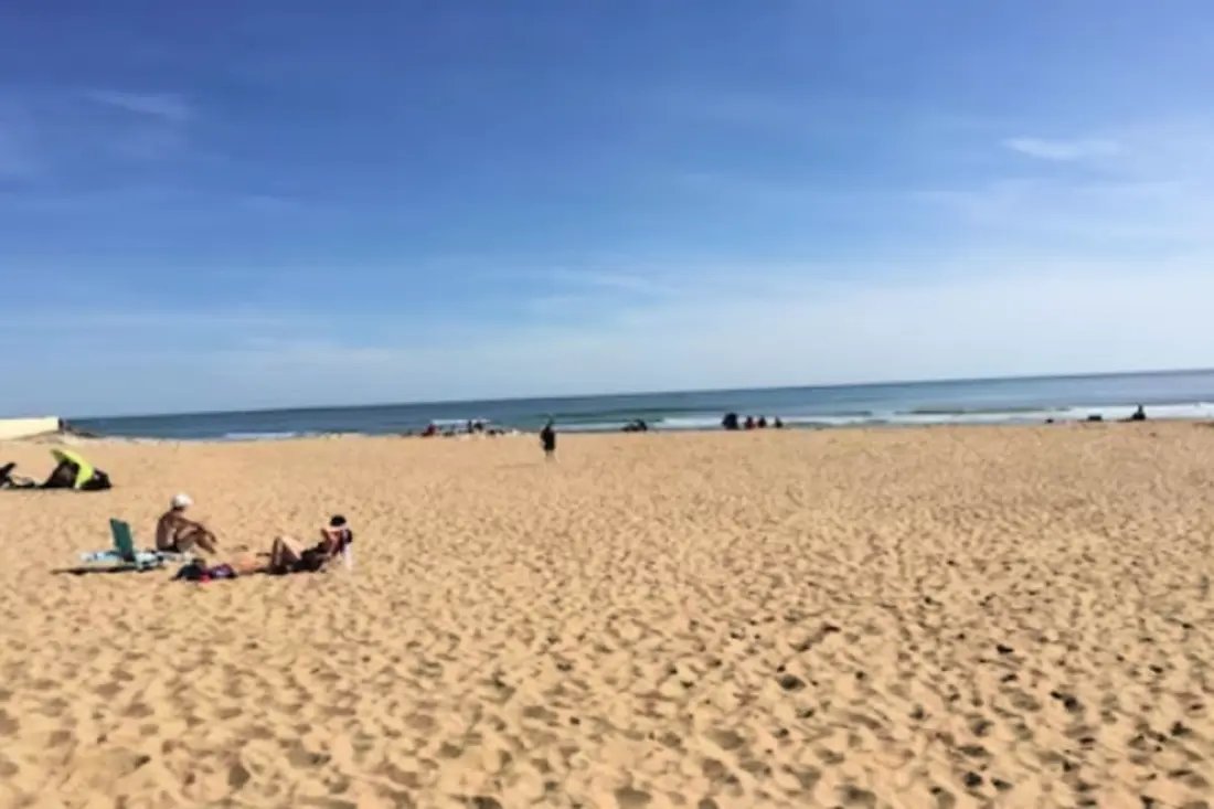 Maison Paisible à 5min à Pied De La Plage