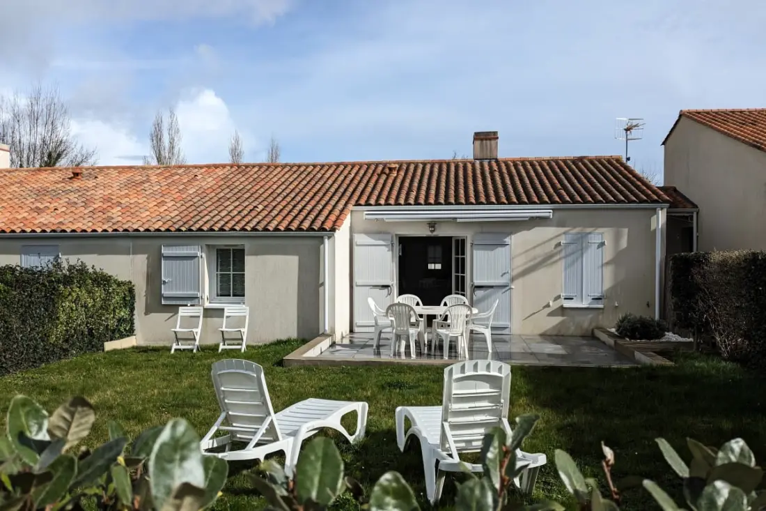 Maison Paisible à 5min à Pied De La Plage