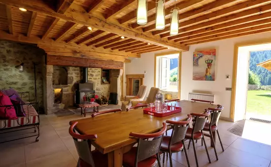 Maison de Vacances LA VALLA-SUR-ROCHEFORT