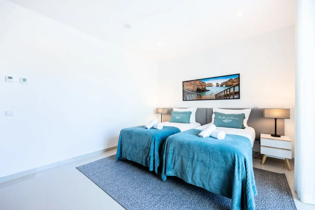 Adega Marina Apartments - Urban View