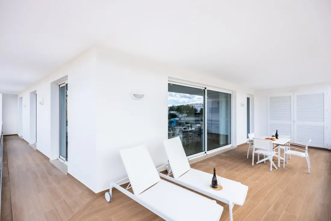 Adega Marina Apartments - Urban View