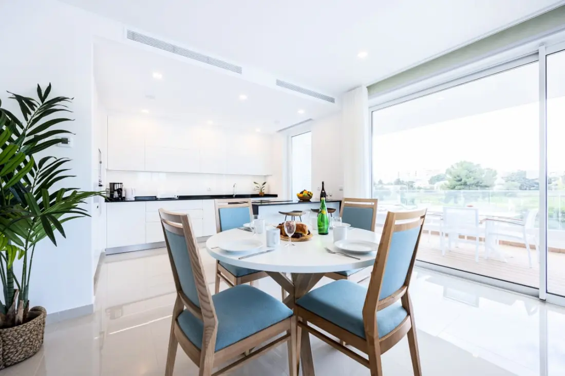 Adega Marina Apartments - Urban View