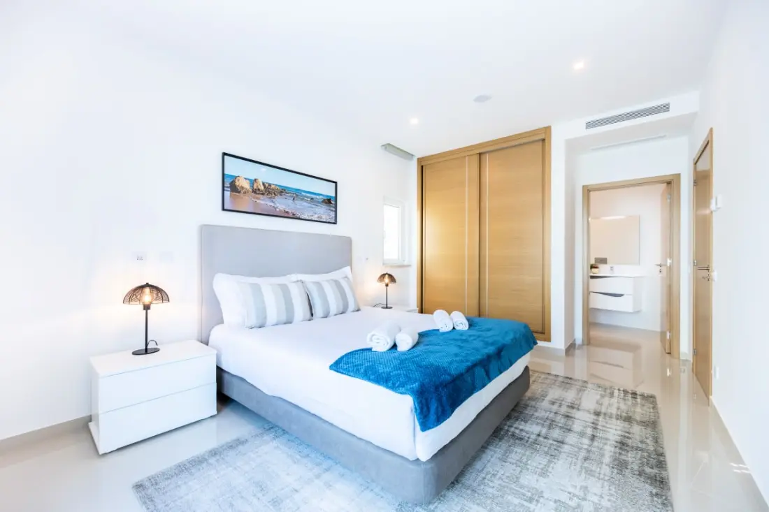 Adega Marina Apartments - Urban View