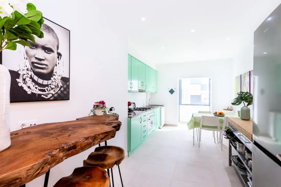 Art-inspired Modern Apartment T3