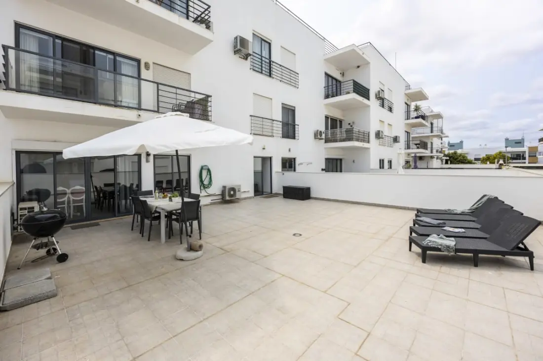 Art-inspired Modern Apartment T3