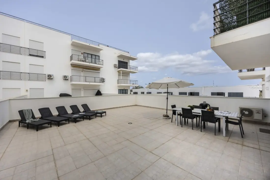 Art-inspired Modern Apartment T3