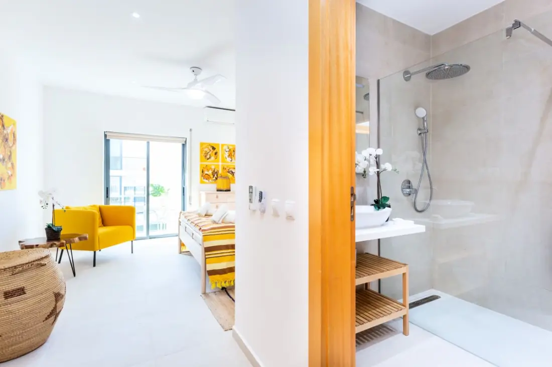 Art-inspired Modern Apartment T3