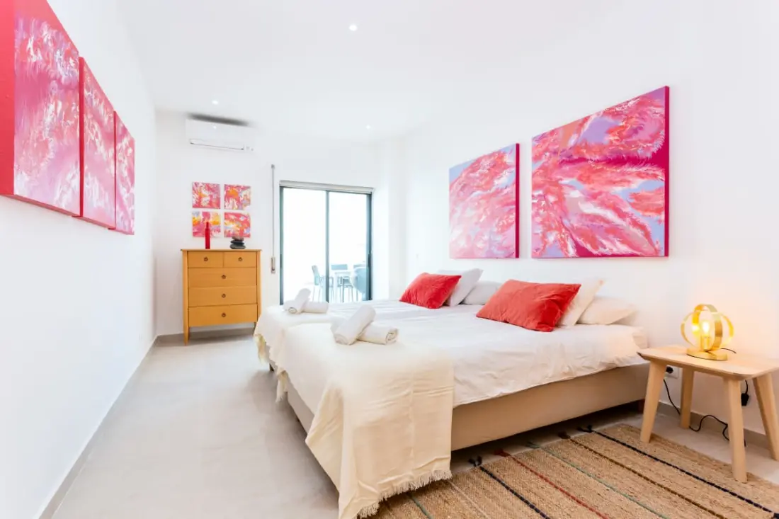 Art-inspired Modern Apartment T3