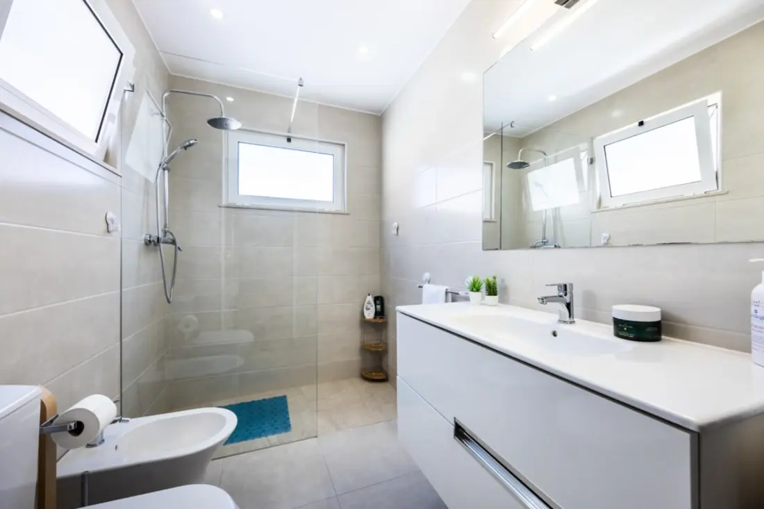 Casa Matias - Stylish 4br Apartment • Lagos Old Town