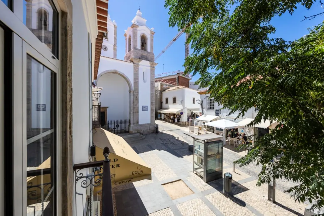 Casa Matias - Stylish 4br Apartment • Lagos Old Town